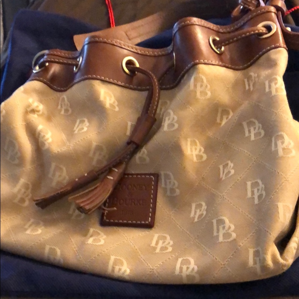 Dooney & Bourke purse